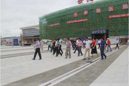 喜迎十九大，身邊看變化——我市干部賢內(nèi)助、鄉(xiāng)鎮(zhèn)街道負(fù)責(zé)人參觀高鐵商務(wù)區(qū)